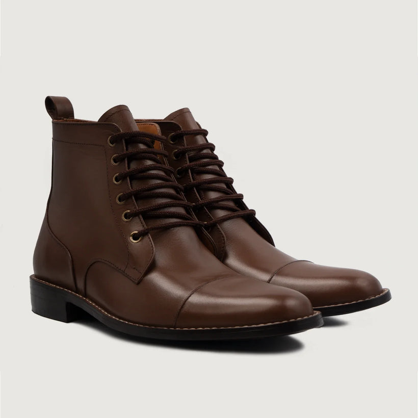 Knight Derby Castanho Botas em couro para Homem