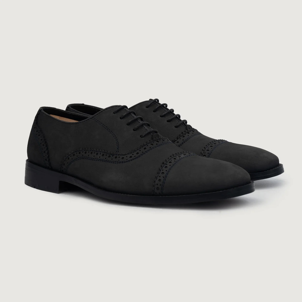 Greyson Brogues Oxford Preto Nubuck Sapatos em couro para Homem For Men em couro bovino preto legítimo - Vista de perfil | Comprar online