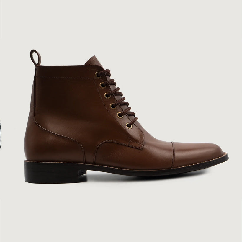 Knight Derby Castanho Botas em couro para Homem