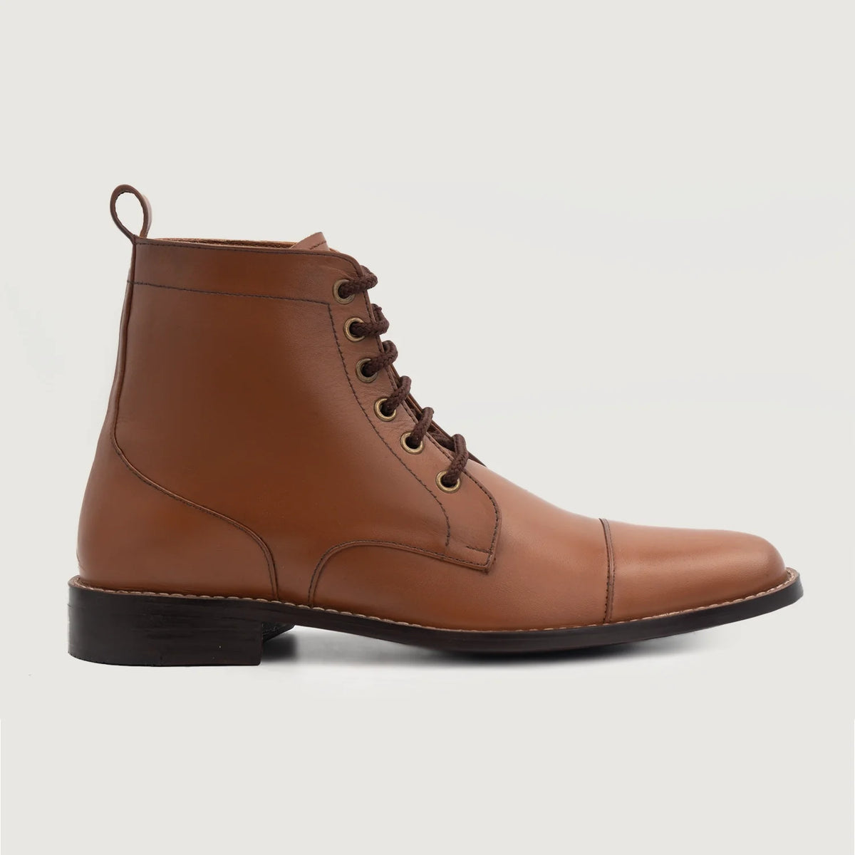 Tan Full-Grain leather Boots - Construção de vira Goodyear e biqueira