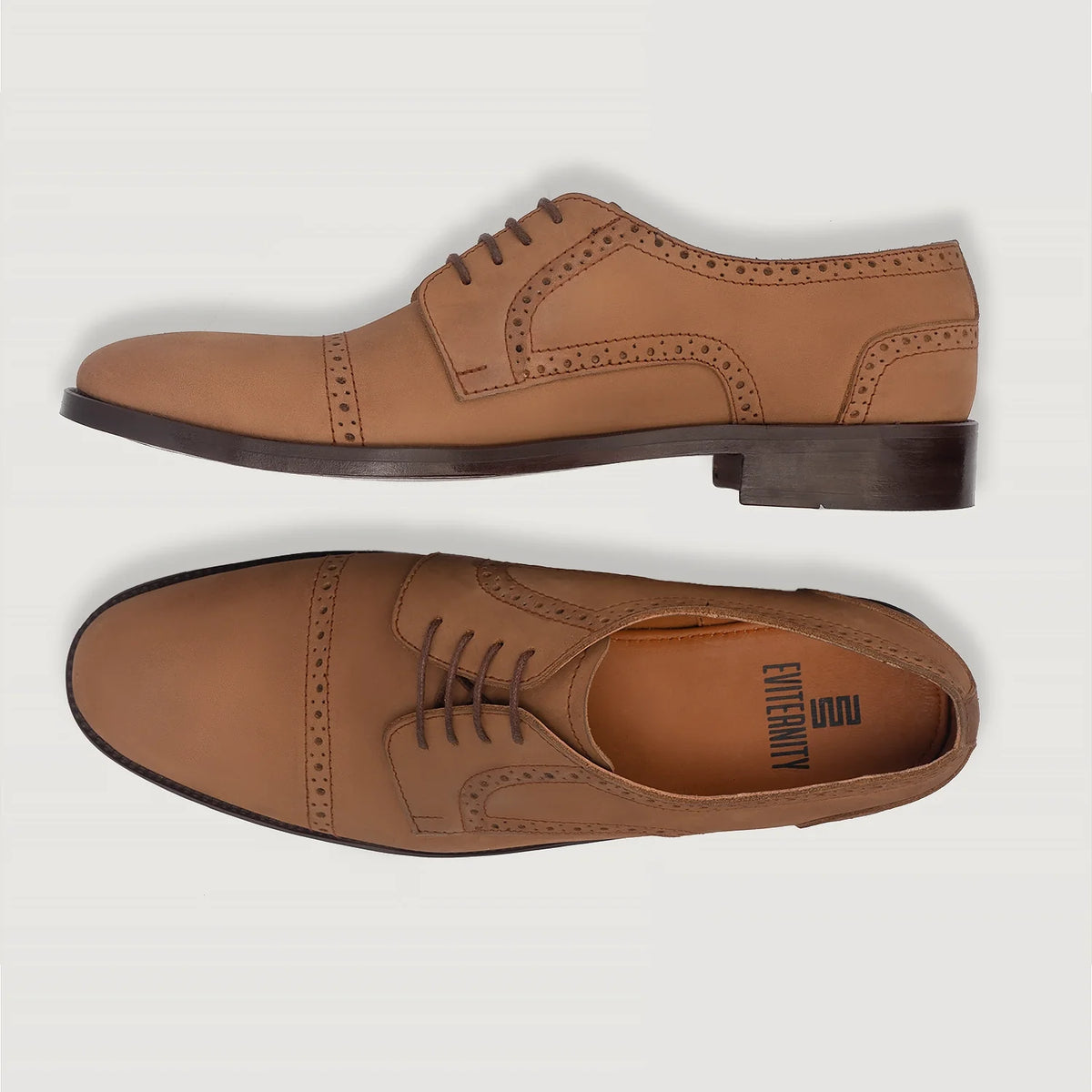 Dirk Brogues Derby Castanho Nubuck Sapatos em couro para Homem For Men - Contraforte reforçado e costuras duplas de precisão