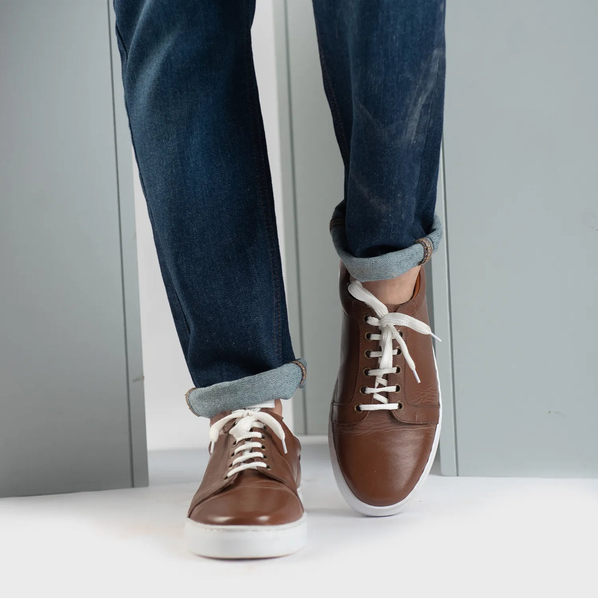 Orlaven Carter Runn Castanho Sapatilhas em pele para Homem footwear image 9