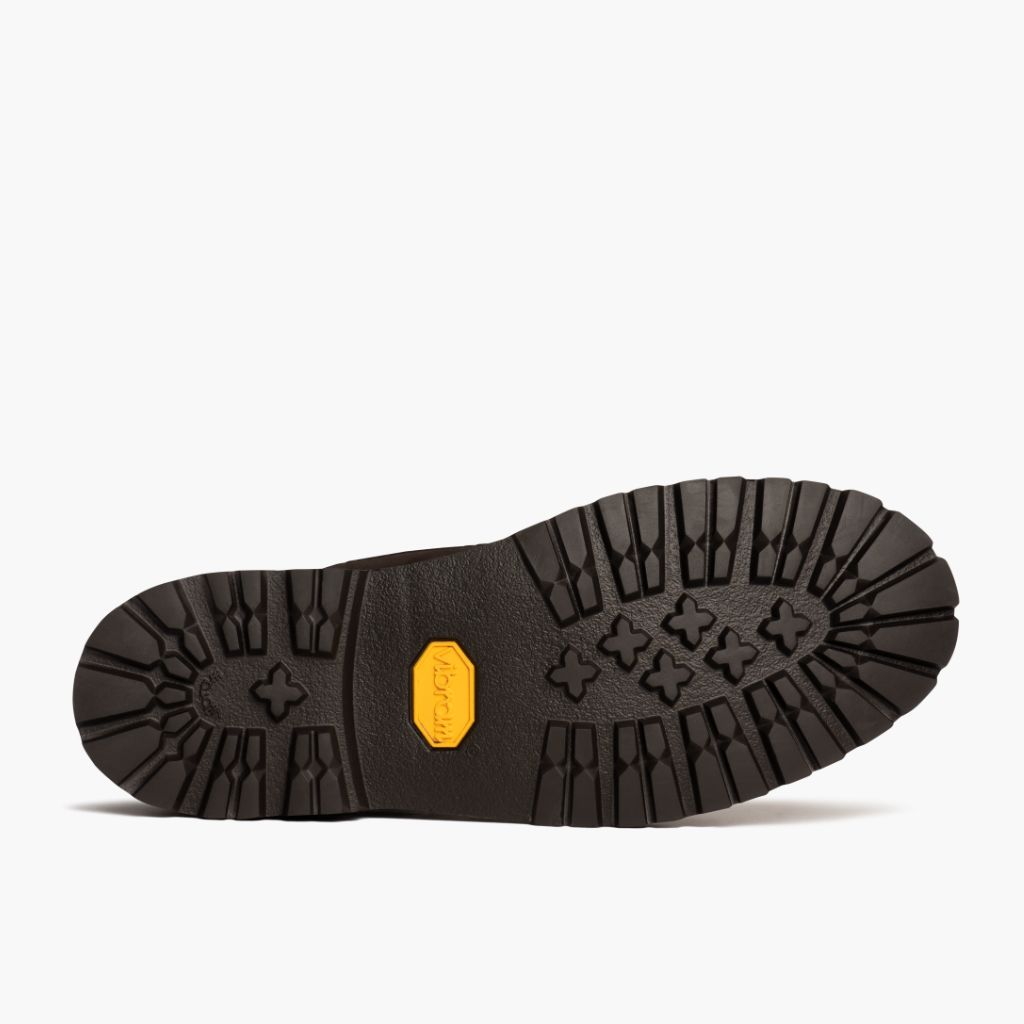 High-Traction Rubber Outsole & Lug Tread Pattern on Explorer Rocky Road Botas em couro para Homem