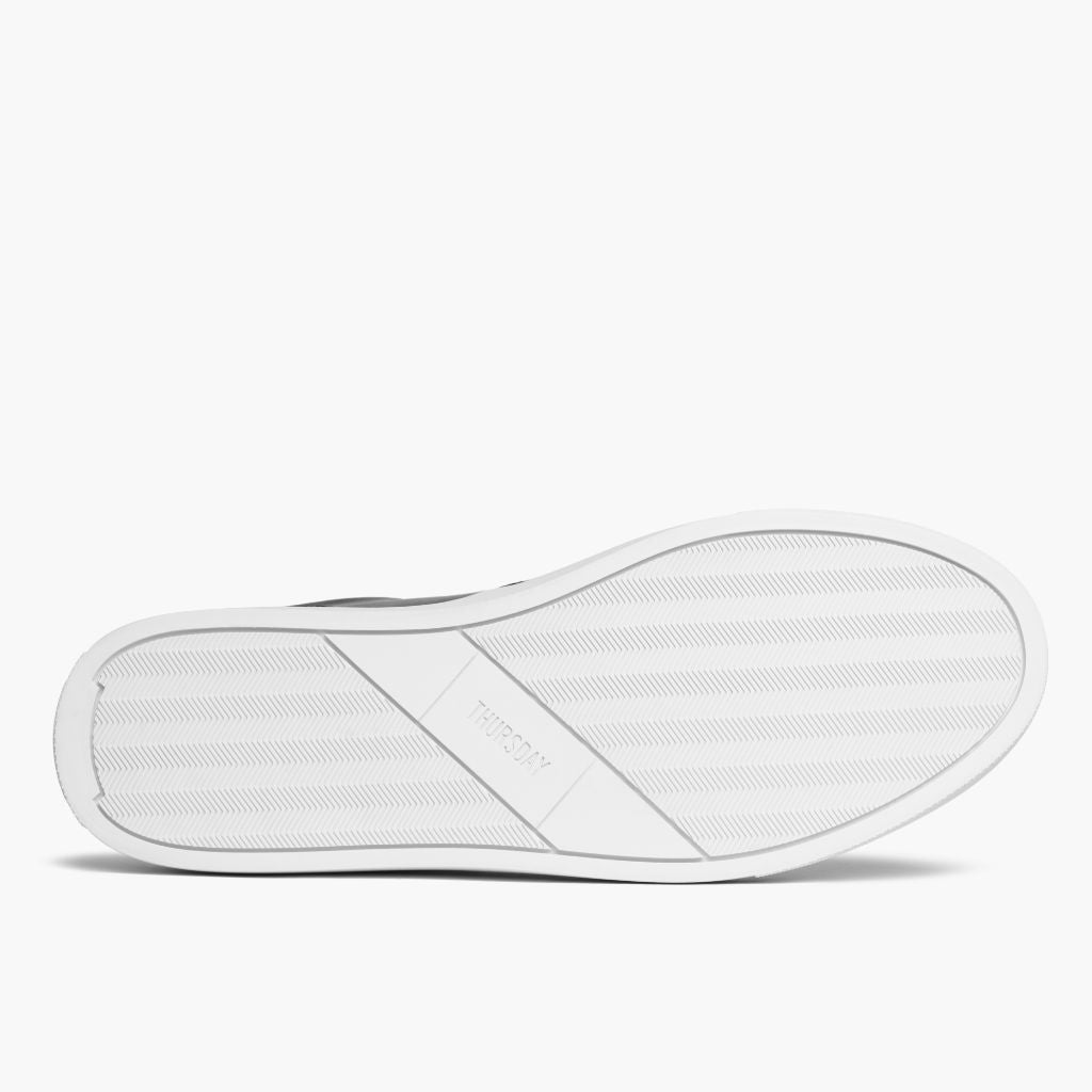 High-Traction Rubber Outsole & Lug Tread Pattern on Court Preto Sapatilhas em pele para Homem