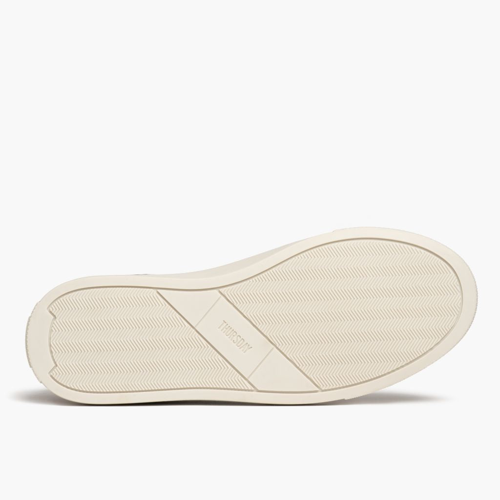 High-Traction Rubber Outsole & Lug Tread Pattern on Court Toffee x Off-White Sapatilhas em pele para Homem
