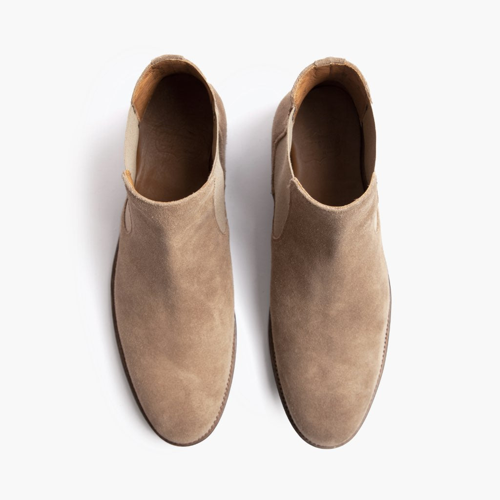 High-Traction Rubber Outsole & Lug Tread Pattern on Cavalier Sandstone Botas em couro para Homem