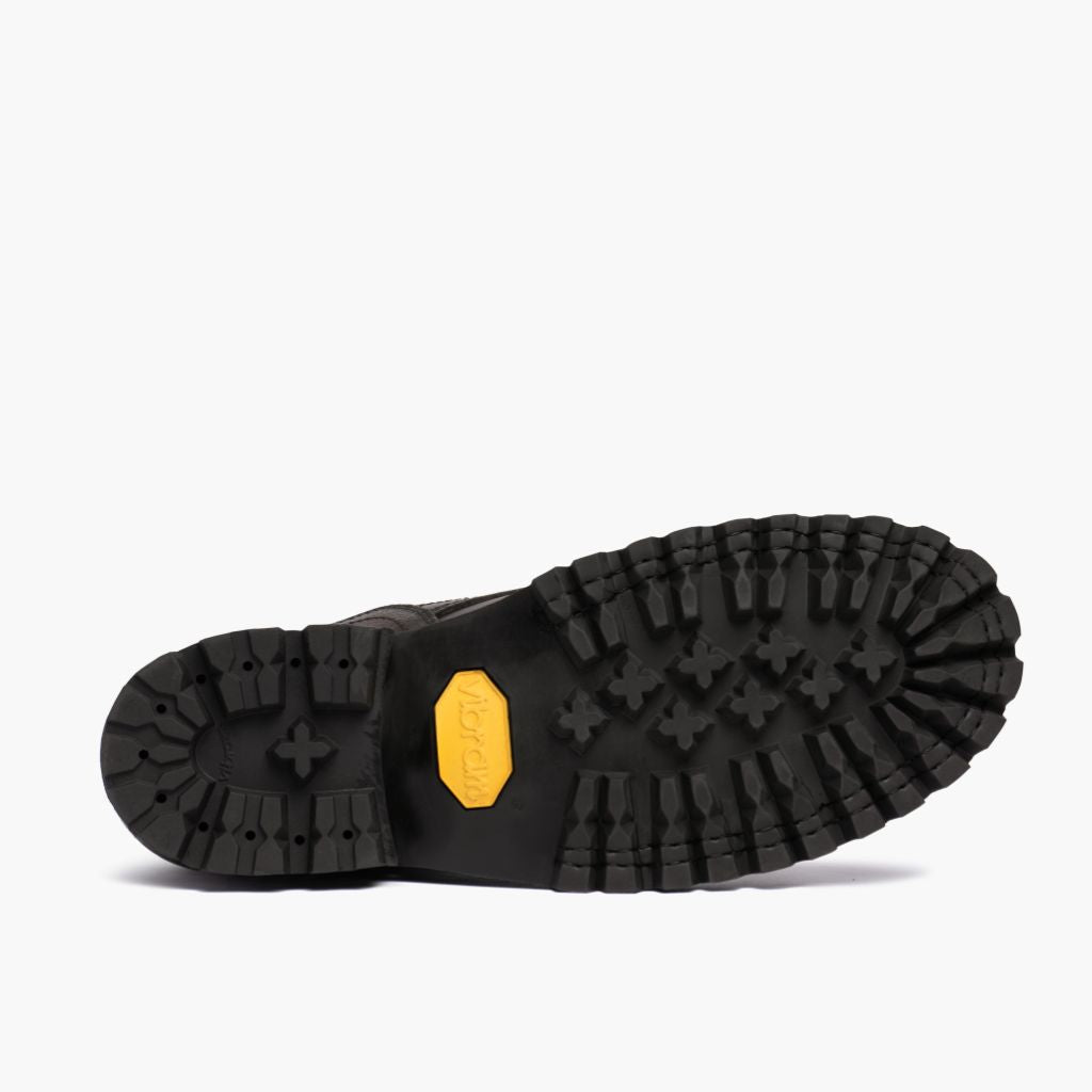 High-Traction Rubber Outsole & Lug Tread Pattern on Challenger Canyon Botas em couro para Homem