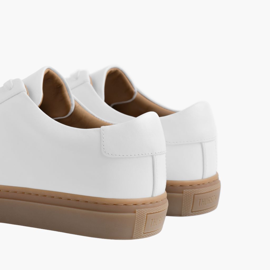 High-Traction Rubber Outsole & Lug Tread Pattern on Legacy White Sapatilhas em pele para Homem