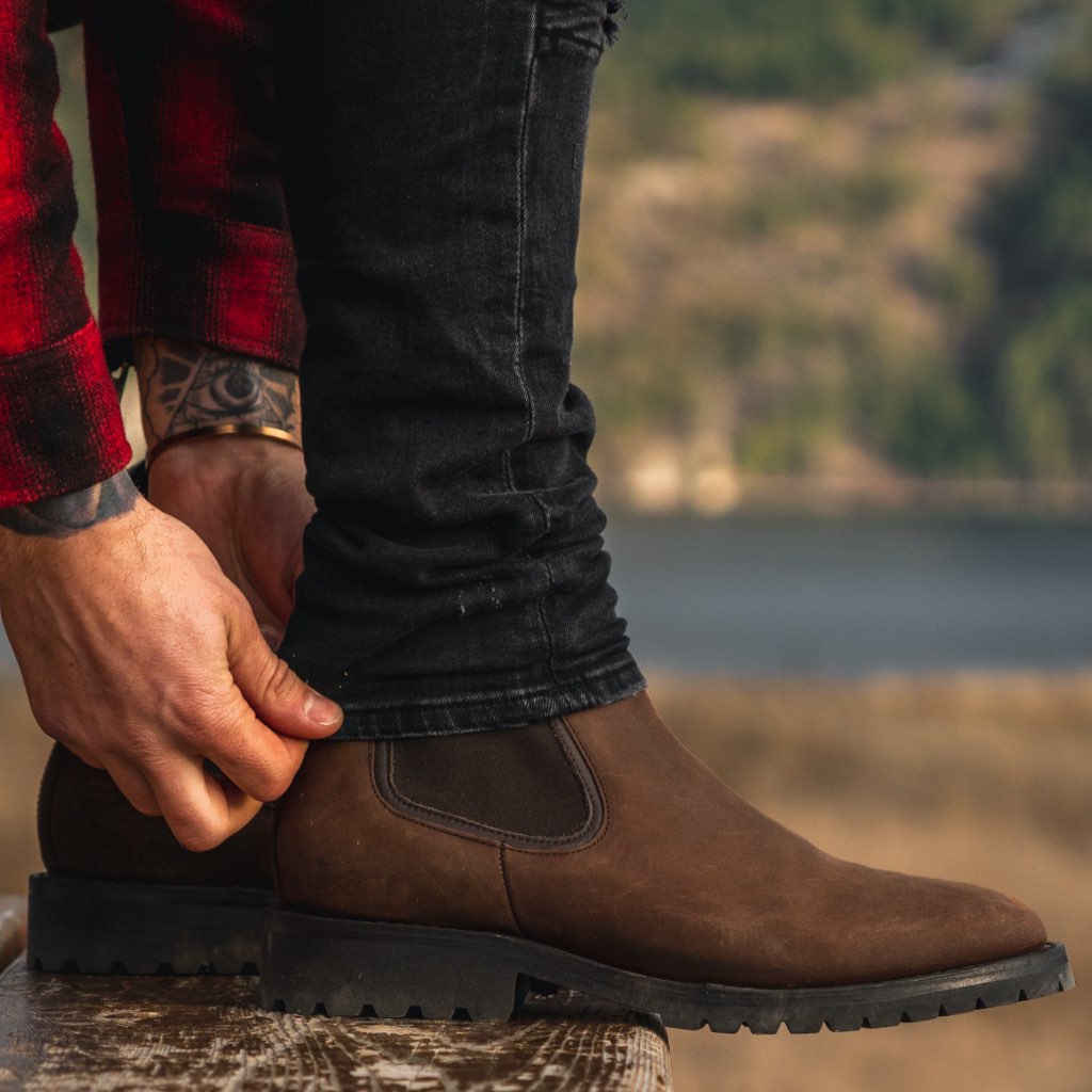 Authentic Full-Grain Leather Grain Depth & Pull-Up Patina Texture Detail