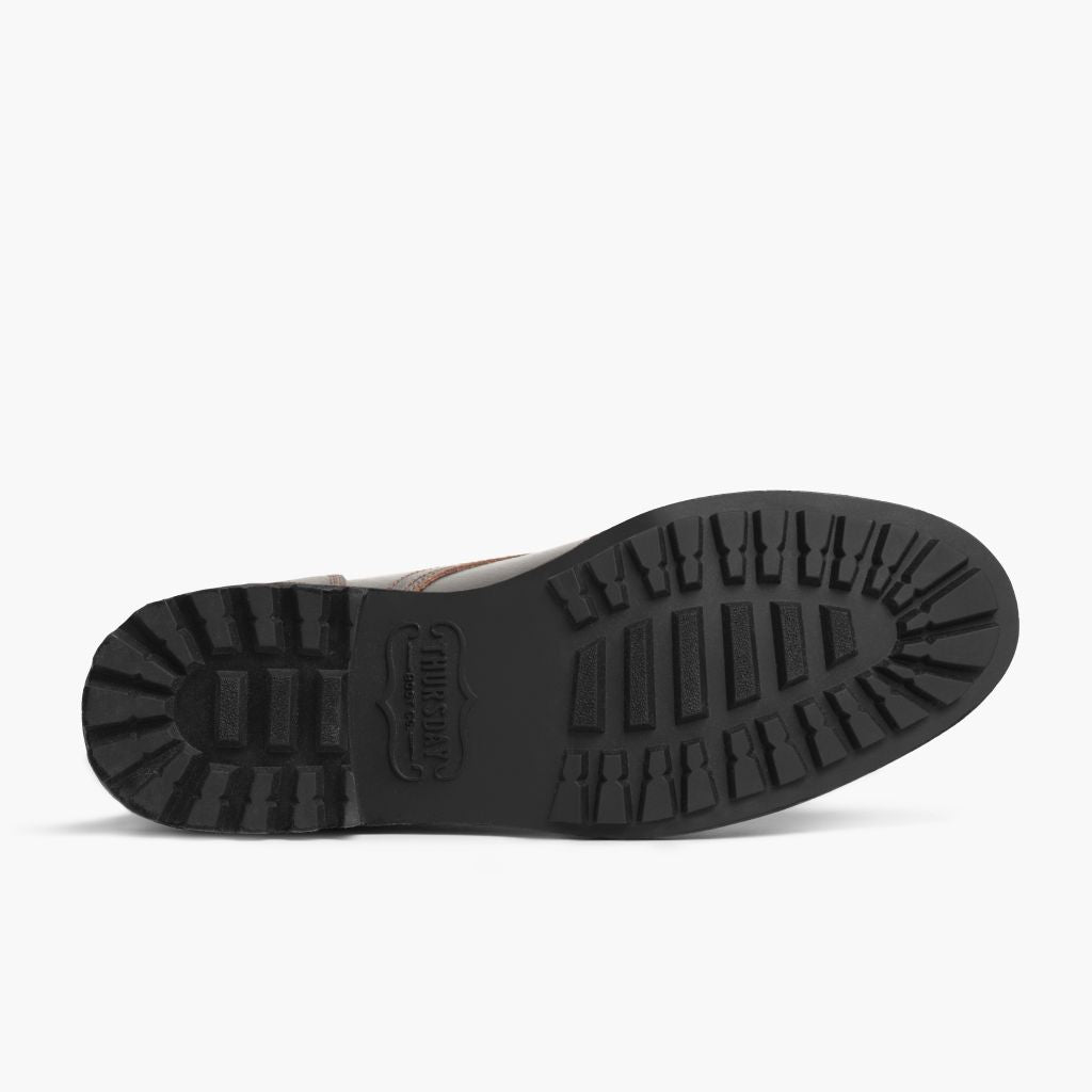 High-Traction Rubber Outsole & Lug Tread Pattern on Logger Waxed Cacao Botas em couro para Homem