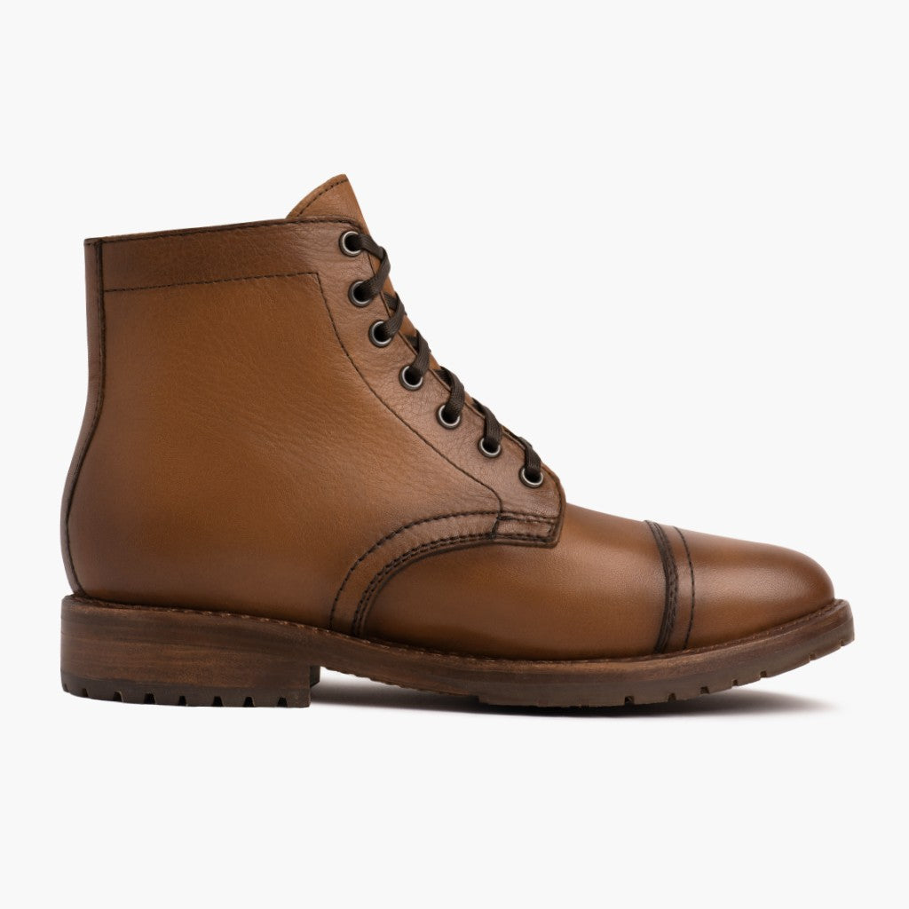 High-Traction Rubber Outsole & Lug Tread Pattern on Major Cuero Botas em couro para Homem