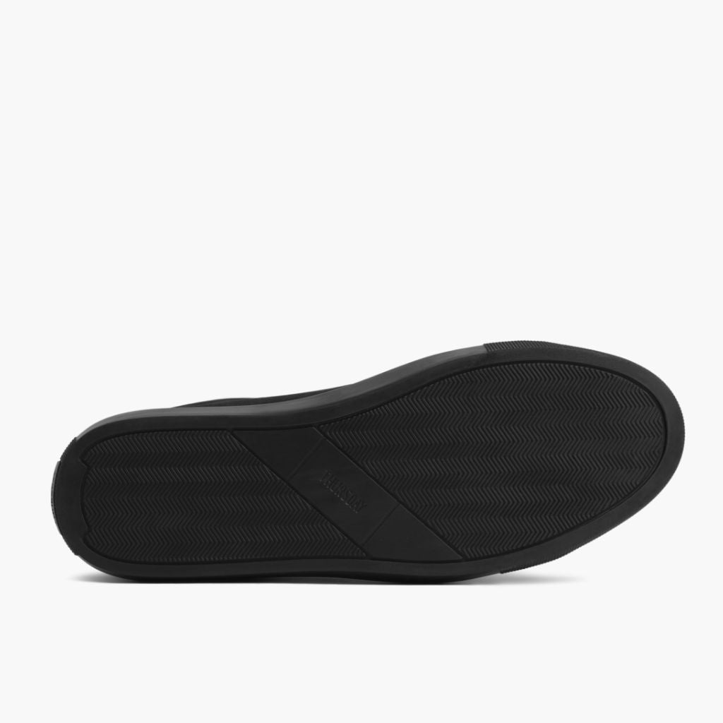 High-Traction Rubber Outsole & Lug Tread Pattern on Premier Low Top Preto Matte Sapatilhas em pele para Homem For Men