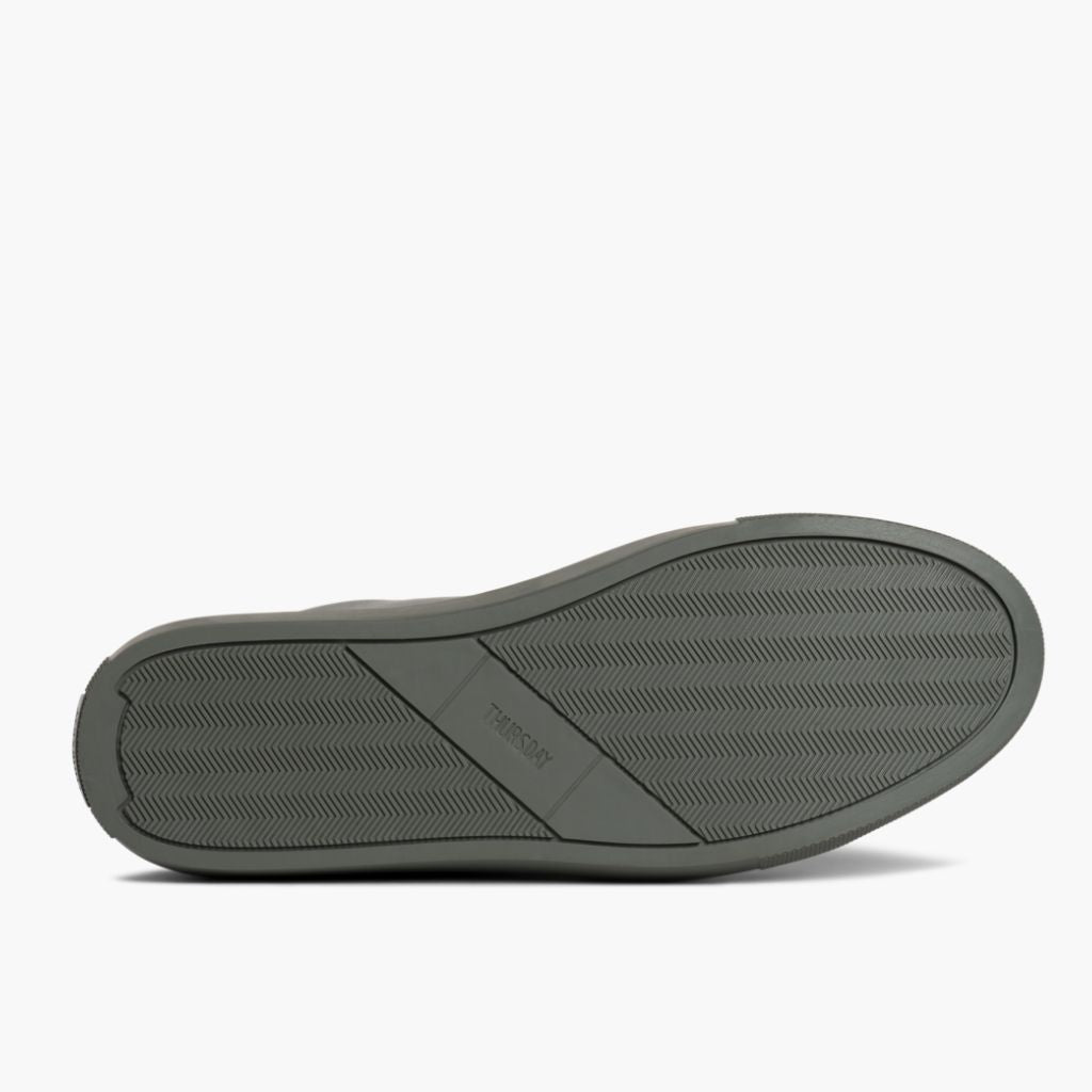 High-Traction Rubber Outsole & Lug Tread Pattern on Premier Low Top Grey Sapatilhas em pele para Homem For Men