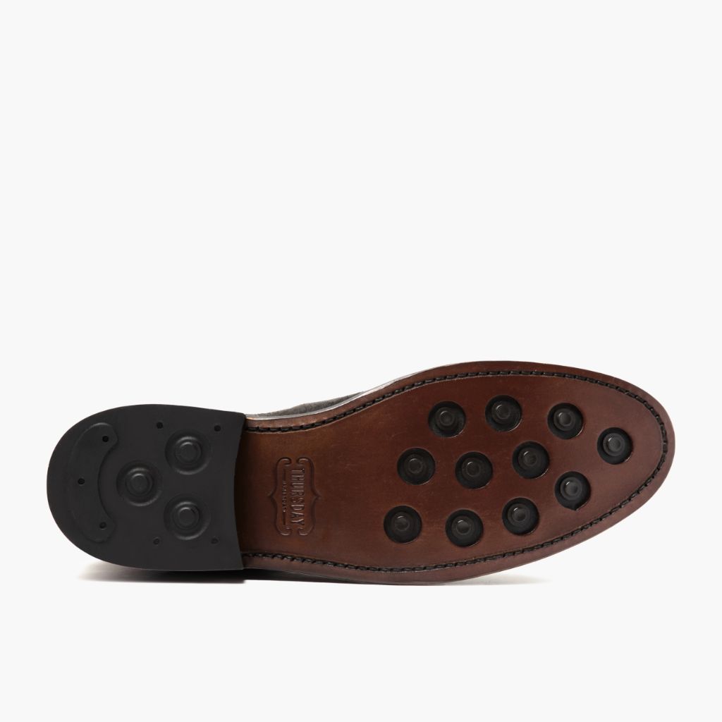 High-Traction Rubber Outsole & Lug Tread Pattern on Cavalier Shadow Grey Botas em couro para Homem
