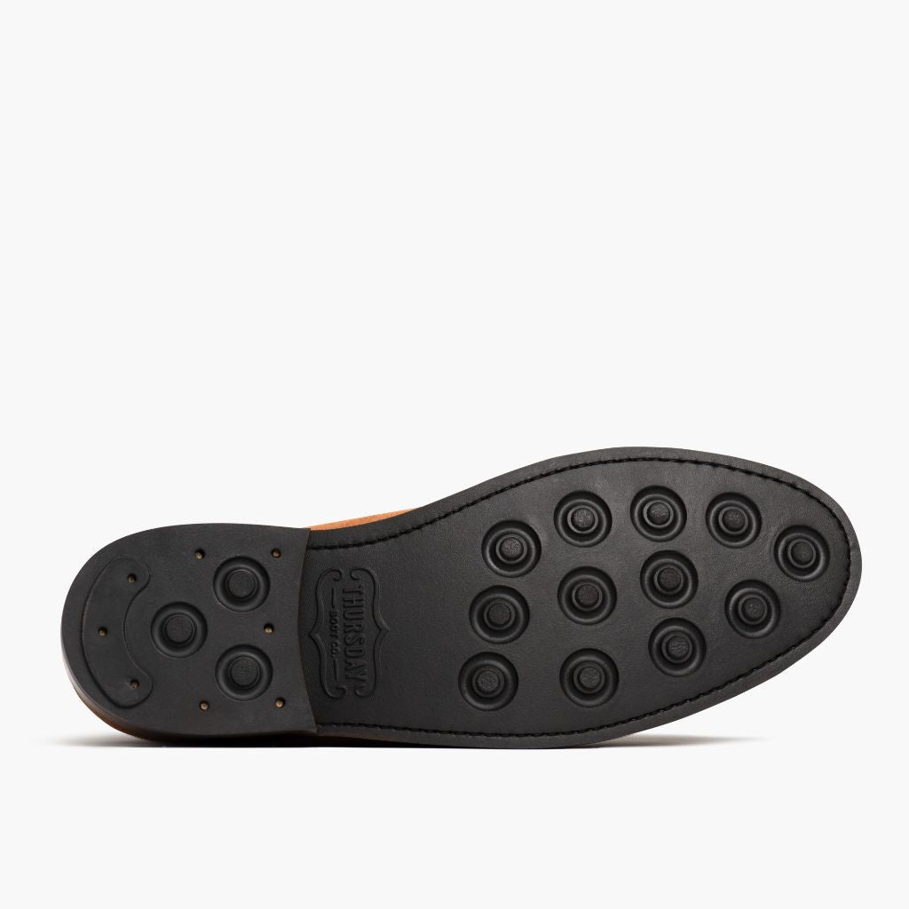 High-Traction Rubber Outsole & Lug Tread Pattern on Duke Honey Suede Botas em couro para Homem