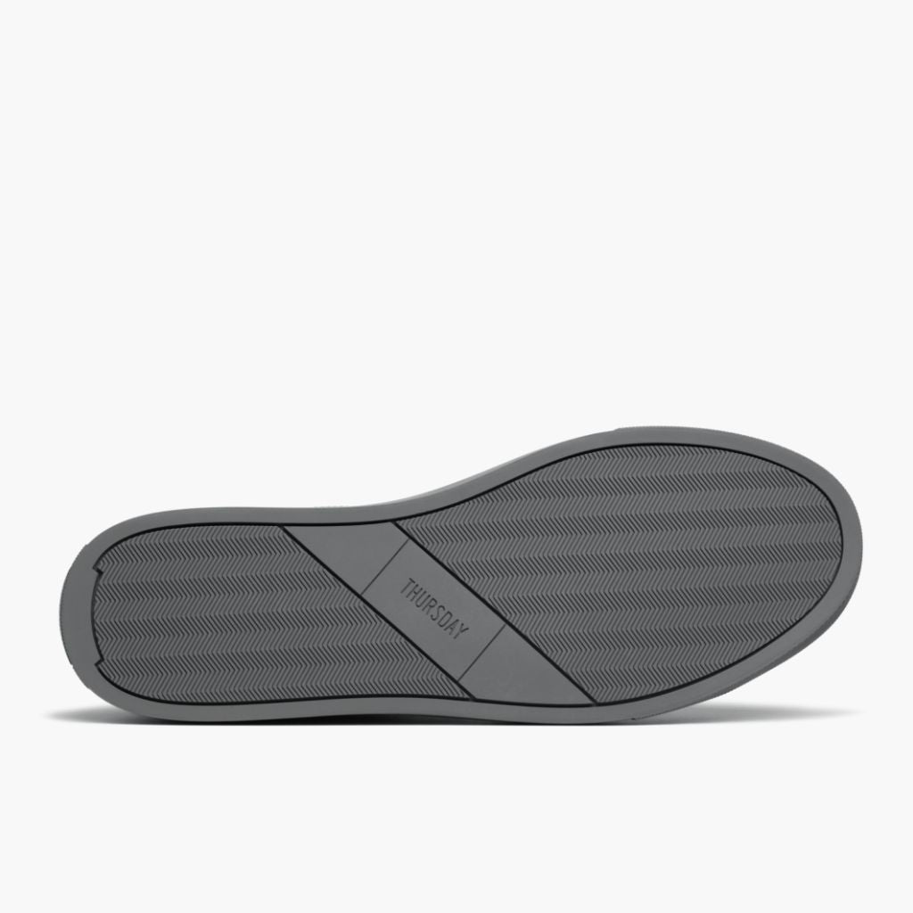 High-Traction Rubber Outsole & Lug Tread Pattern on Encore Steel Grey Sapatilhas em pele para Homem