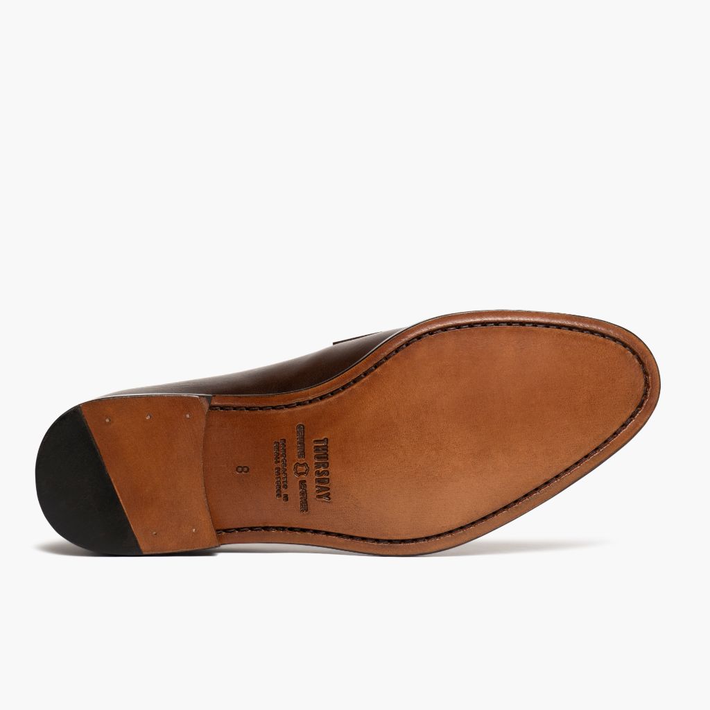 High-Traction Rubber Outsole & Lug Tread Pattern on Lincoln Rich Mahogany Sapatilhas em pele para Homem