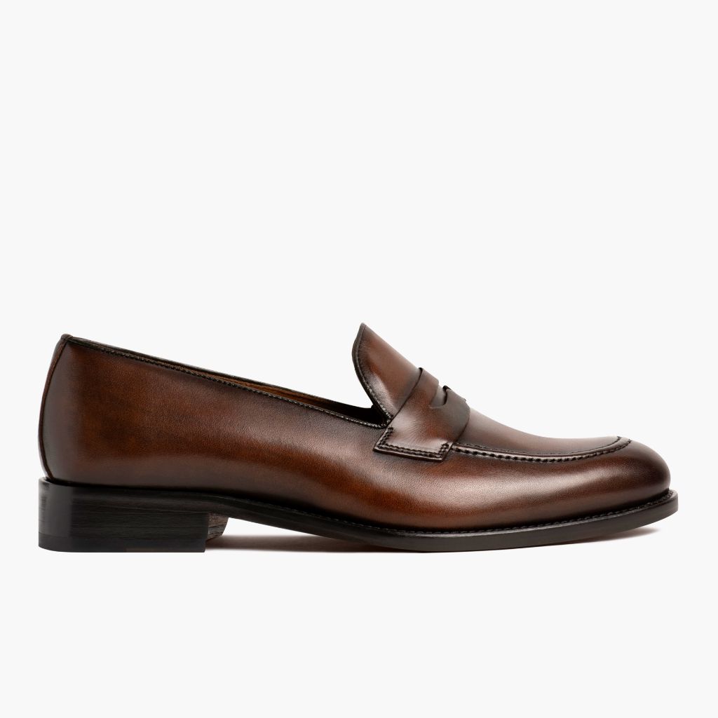 Classic Full-Grain leather Sneakers - Construção de vira Goodyear e biqueira