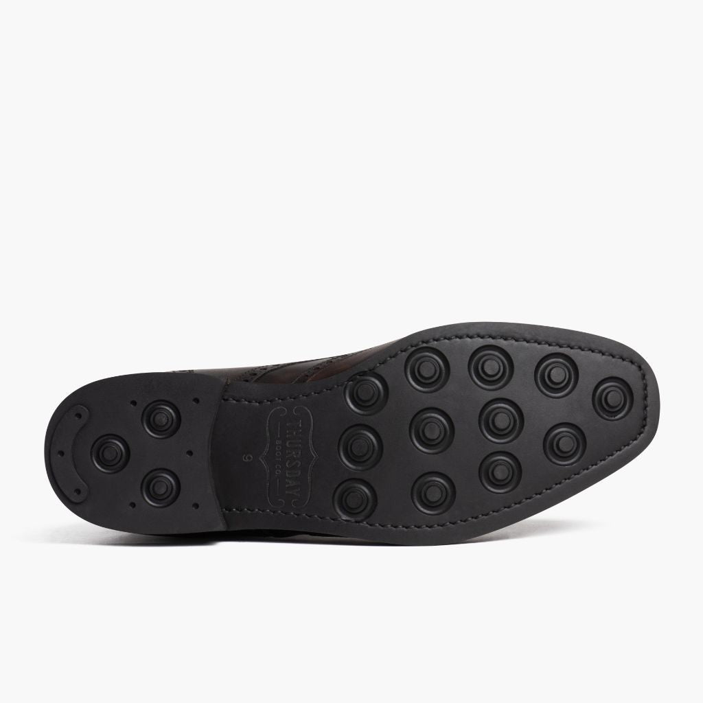 High-Traction Rubber Outsole & Lug Tread Pattern on Wingtip Dark Oak Botas em couro para Homem For Men