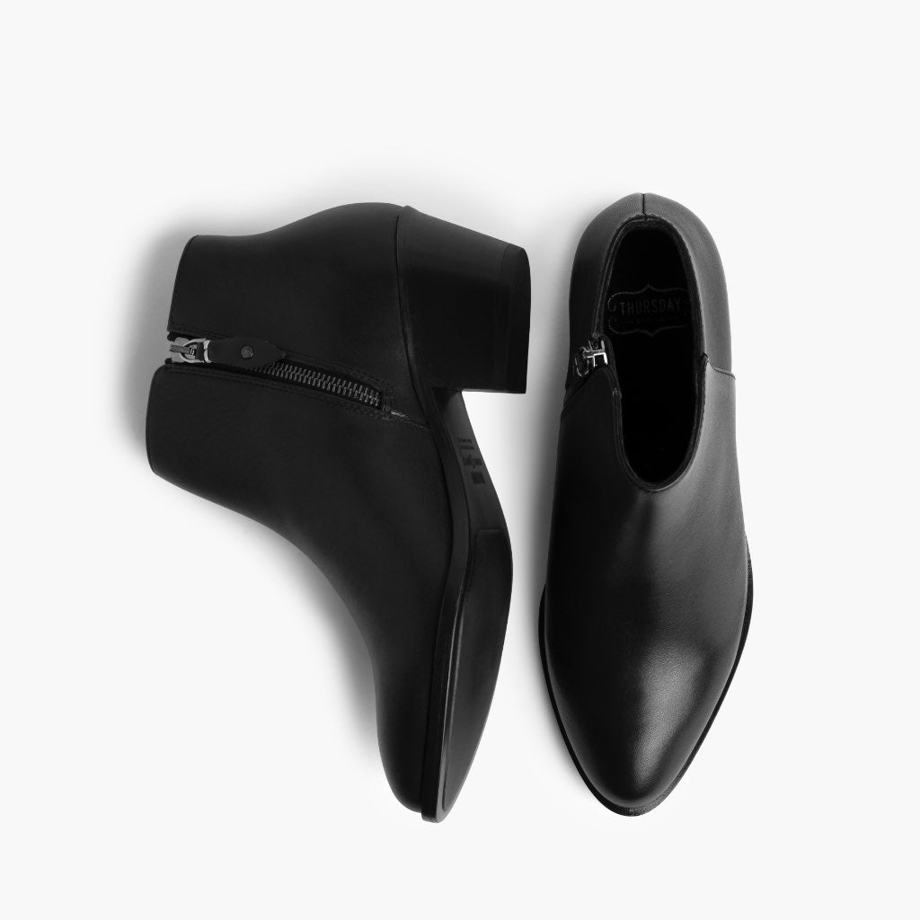 High-Traction Rubber Outsole & Lug Tread Pattern on Downtown Preto Botas em couro para Mulher
