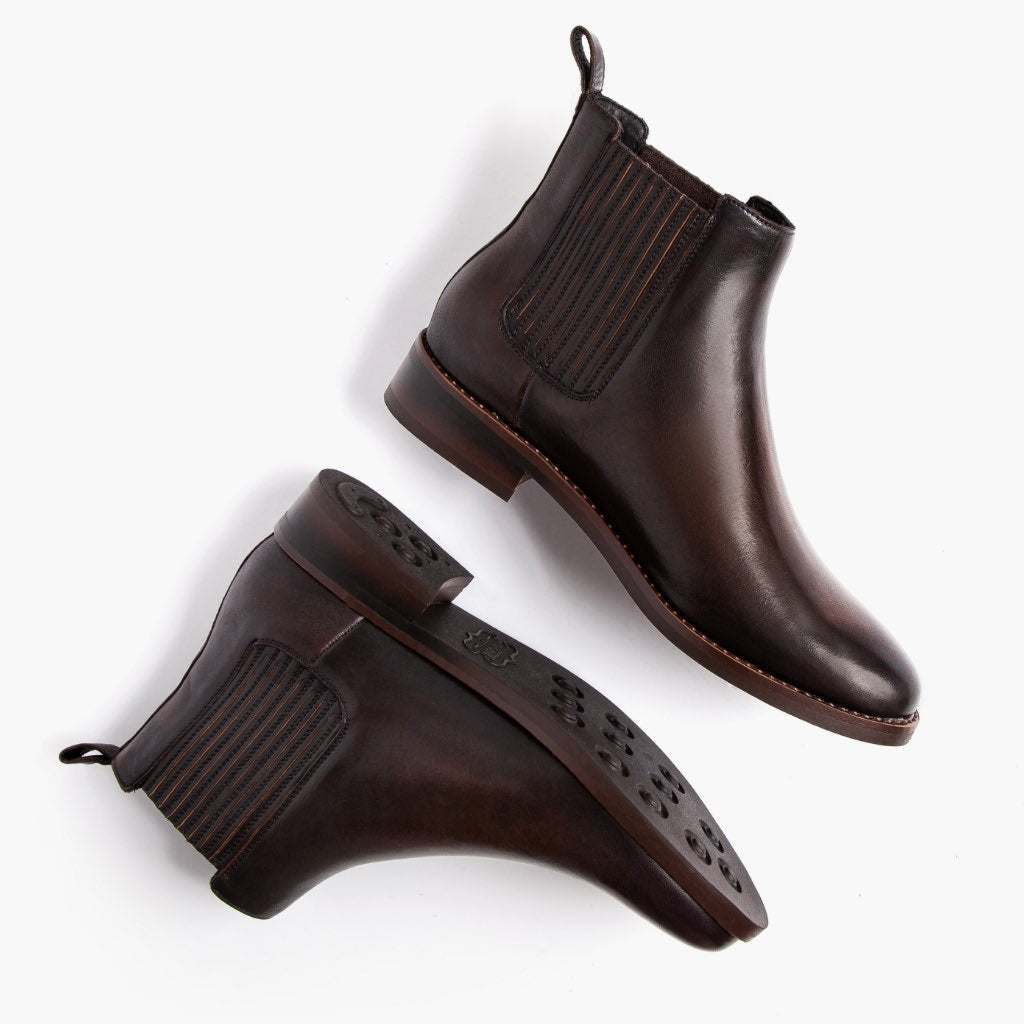 High-Traction Rubber Outsole & Lug Tread Pattern on Dreamer Preto Coffee Botas em couro para Mulher