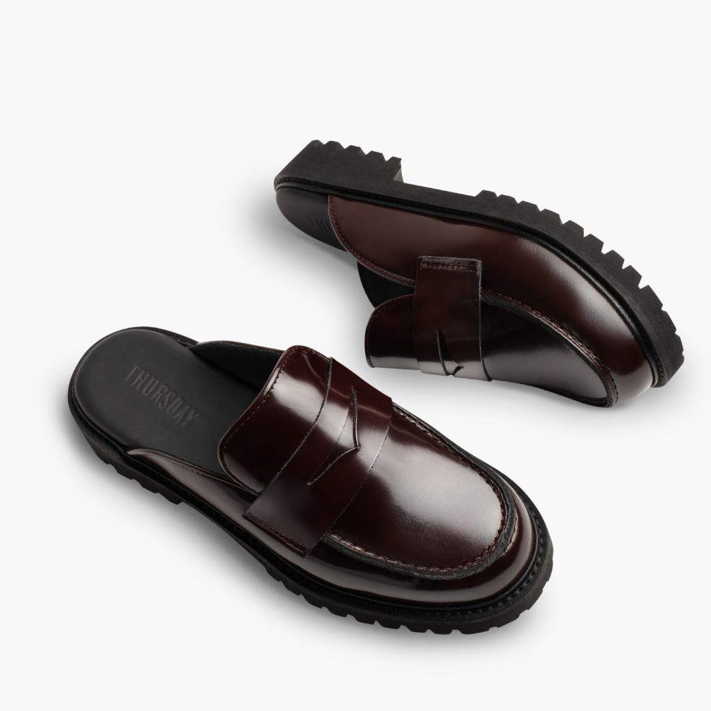 High-Traction Rubber Outsole & Lug Tread Pattern on Penny Mule Borgonha Botas em couro para Mulher