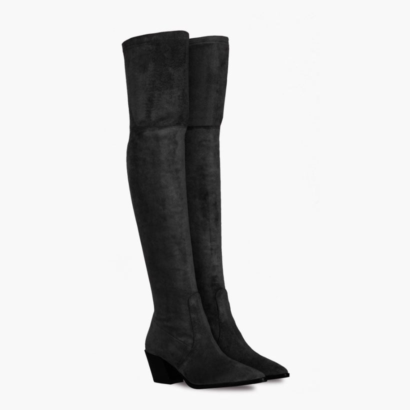 Black Full-Grain leather Boots - Goodyear Welt Construction & Front Toe Box Detail