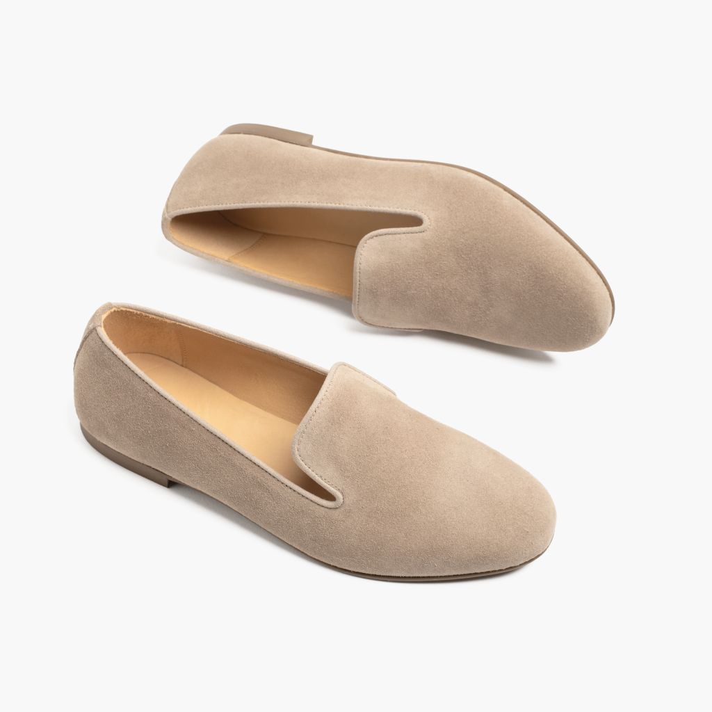 High-Traction Rubber Outsole & Lug Tread Pattern on Eden Latte Botas em couro para Mulher