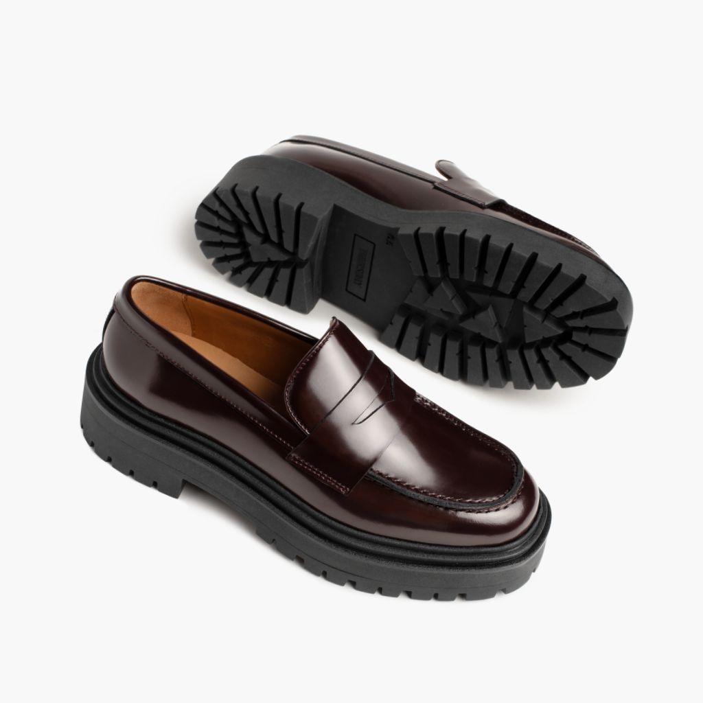 High-Traction Rubber Outsole & Lug Tread Pattern on Penny Platform Borgonha Botas em couro para Mulher