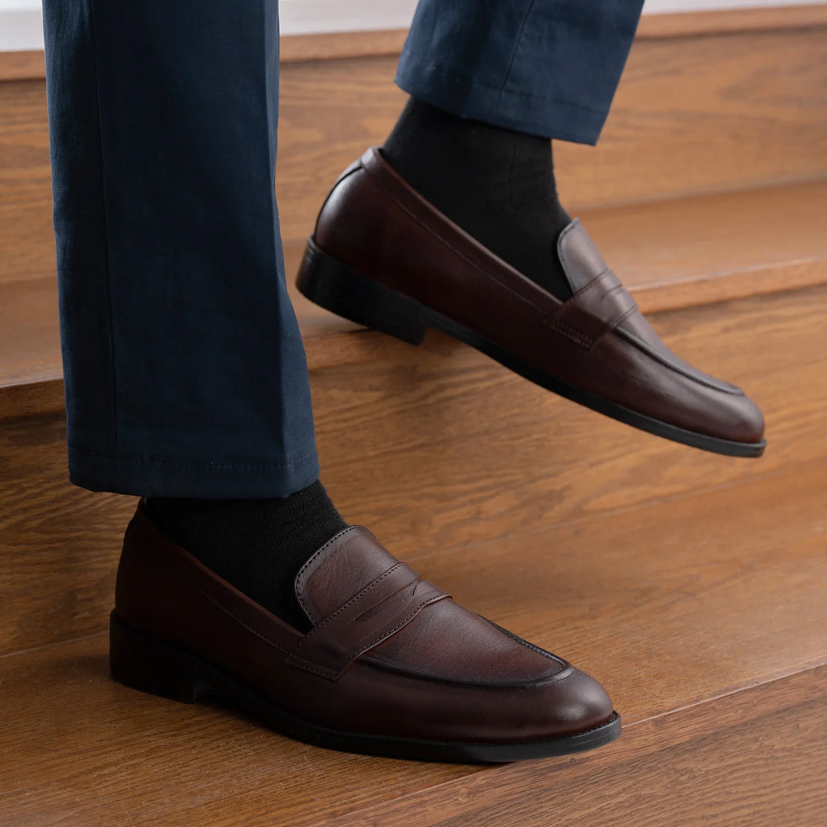 Orlaven Baxton Burnished Castanho Mocassins em couro para Homem footwear image 9