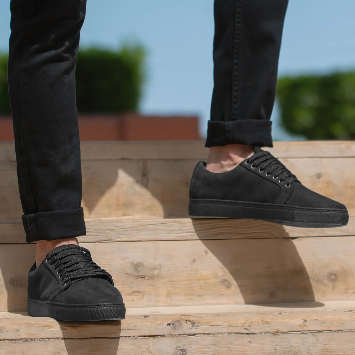 Murphy Low Top Preto Nubuck Sapatilhas em pele para Homem - Contraforte reforçado e costuras duplas de precisão