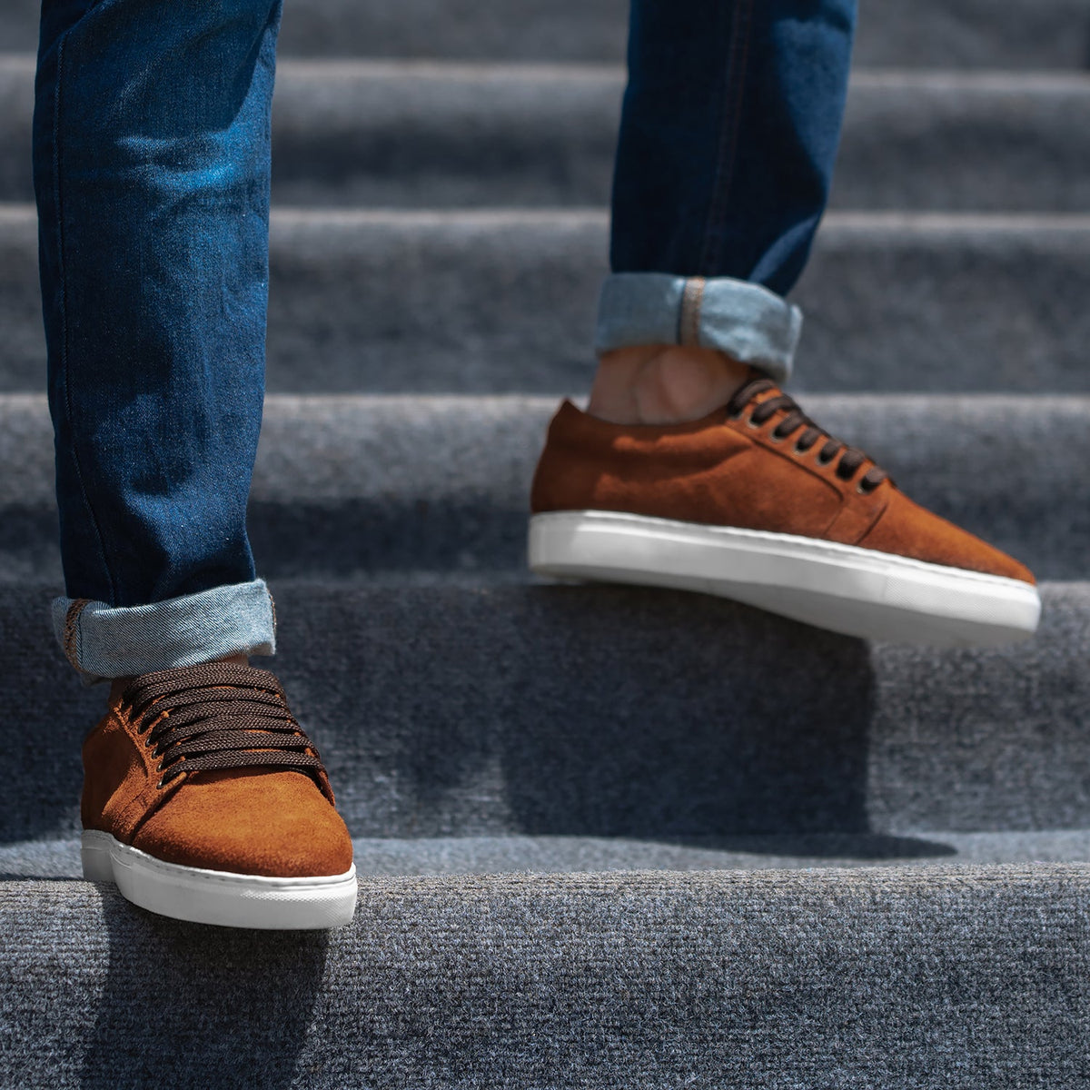 Murphy Low Top Castanho Suede Sapatilhas em pele para Homem - Contraforte reforçado e costuras duplas de precisão