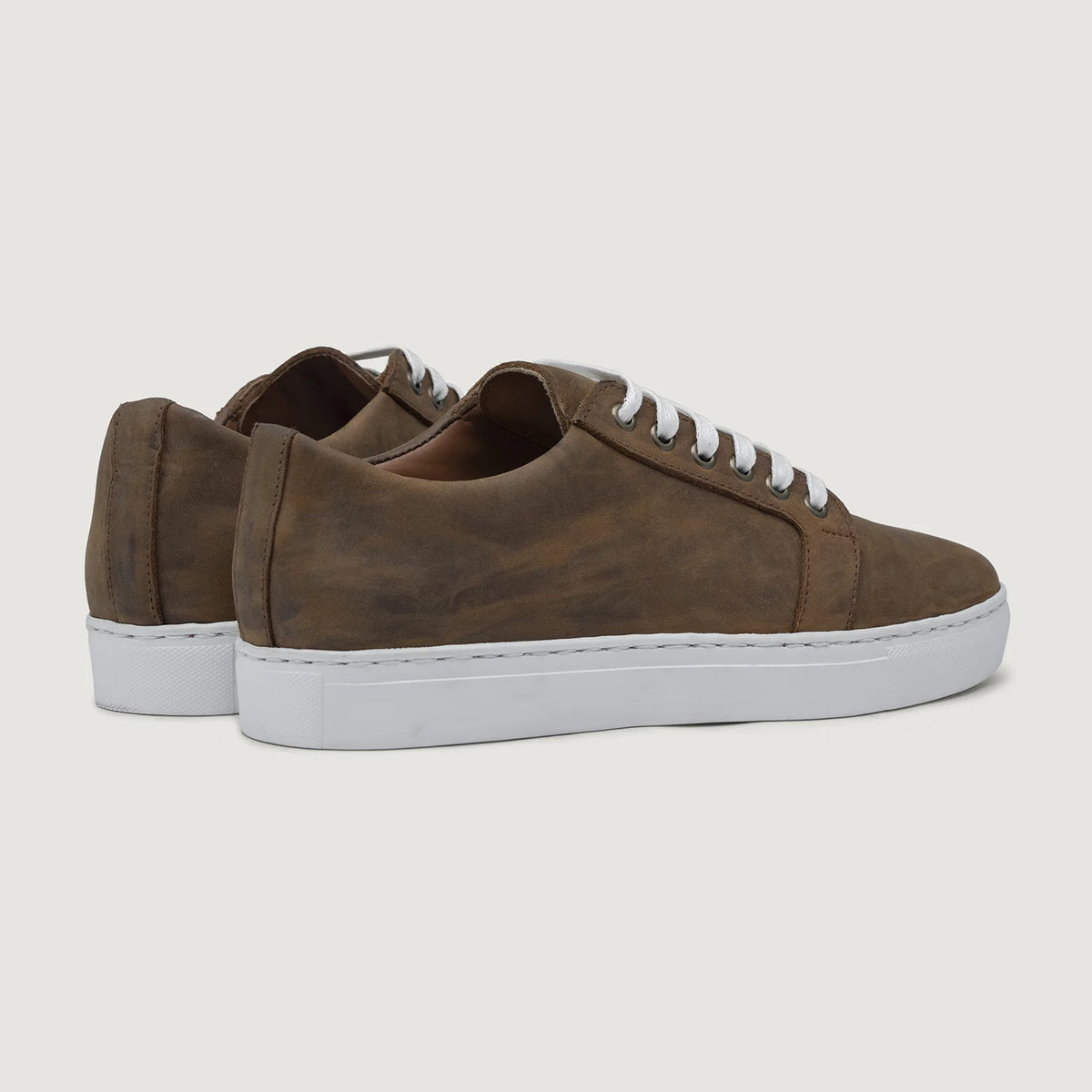 Burnt Copper Full-Grain leather Sneakers - Construção de vira Goodyear e biqueira