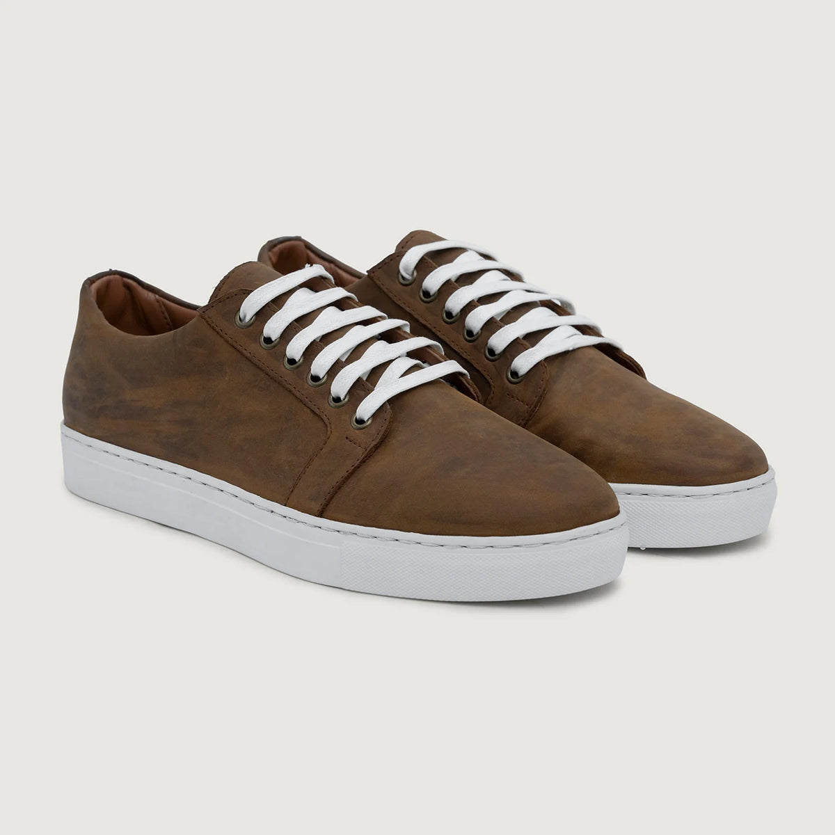 Murphy Low Top Burnt Copper Pullup Sapatilhas em pele para Homem For Men in Burnt Copper Full-Grain Leather - Vista de perfil | Comprar online