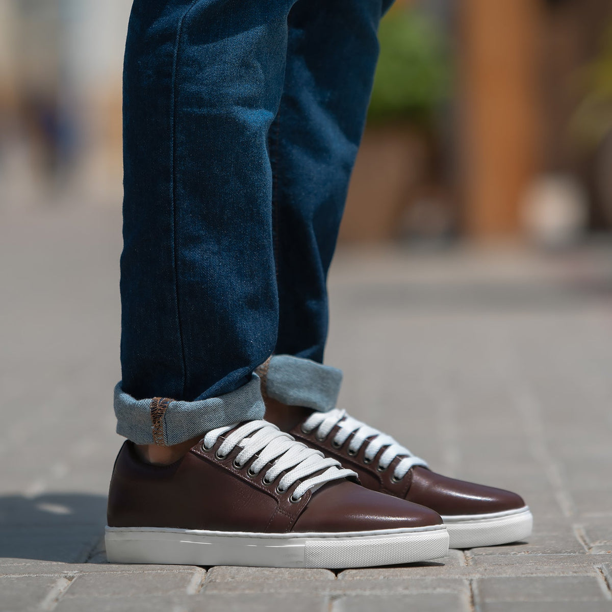 Murphy Low Top Bordô Sapatilhas em pele para Homem in Maroon Full-Grain Leather - Vista de perfil | Comprar online