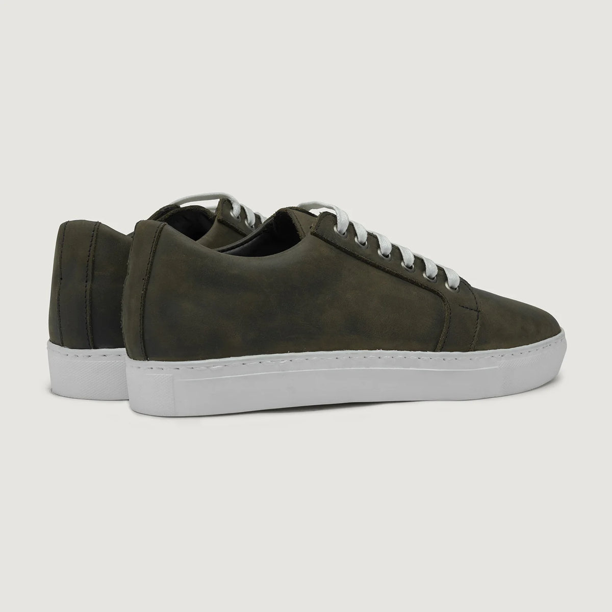 Murphy Low Top Olive Pullup Sapatilhas em pele para Homem For Men - Contraforte reforçado e costuras duplas de precisão