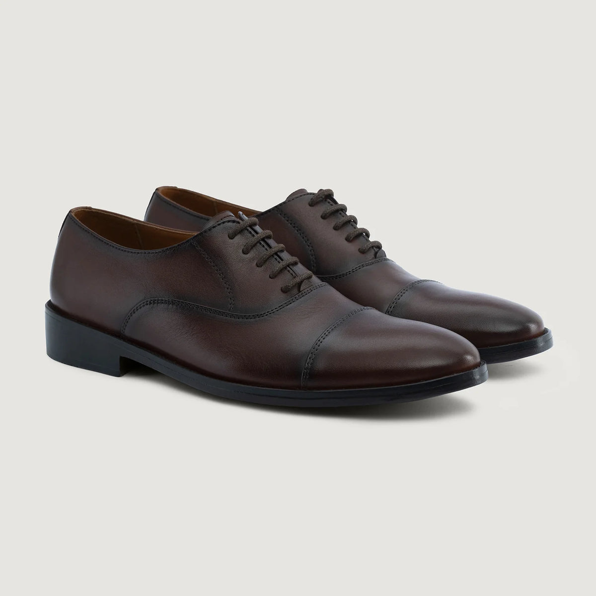 Professor Oxford Burnished Castanho Sapatos em couro para Homem For Men in Burnished Brown Full-Grain Leather - Vista de perfil | Comprar online