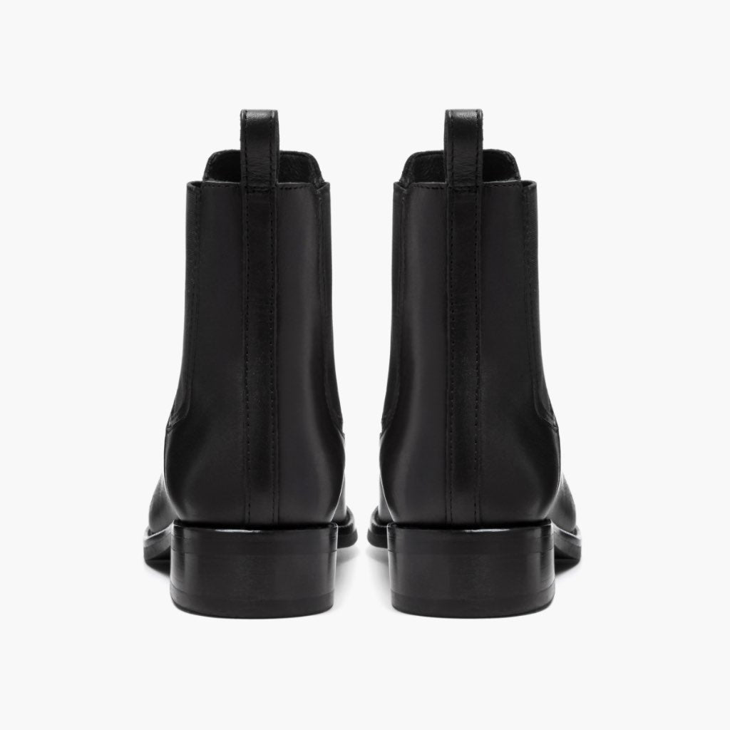 High-Traction Rubber Outsole & Lug Tread Pattern on Duchess Preto Botas em couro para Mulher