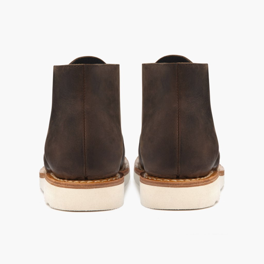 High-Traction Rubber Outsole & Lug Tread Pattern on Scout Tobacco Botas em couro para Homem For Men