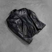Styled Fit Perspective of Men's Adornica Preto Blusão Biker de Couro para Homem on Model - Natural Daylight Drape