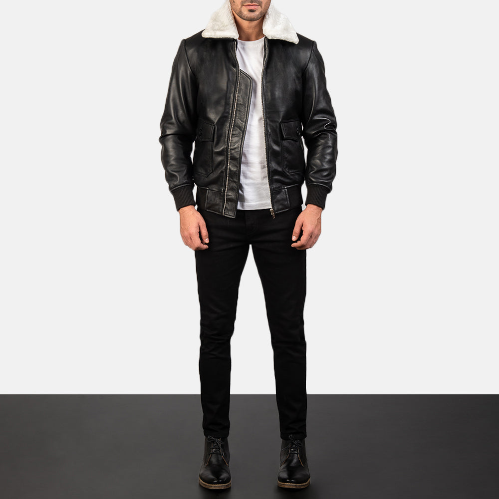 
Airin G-1 Black & White Leather Bomber Jacket - Vista lateral mostrando o corte ergonómico de mangas