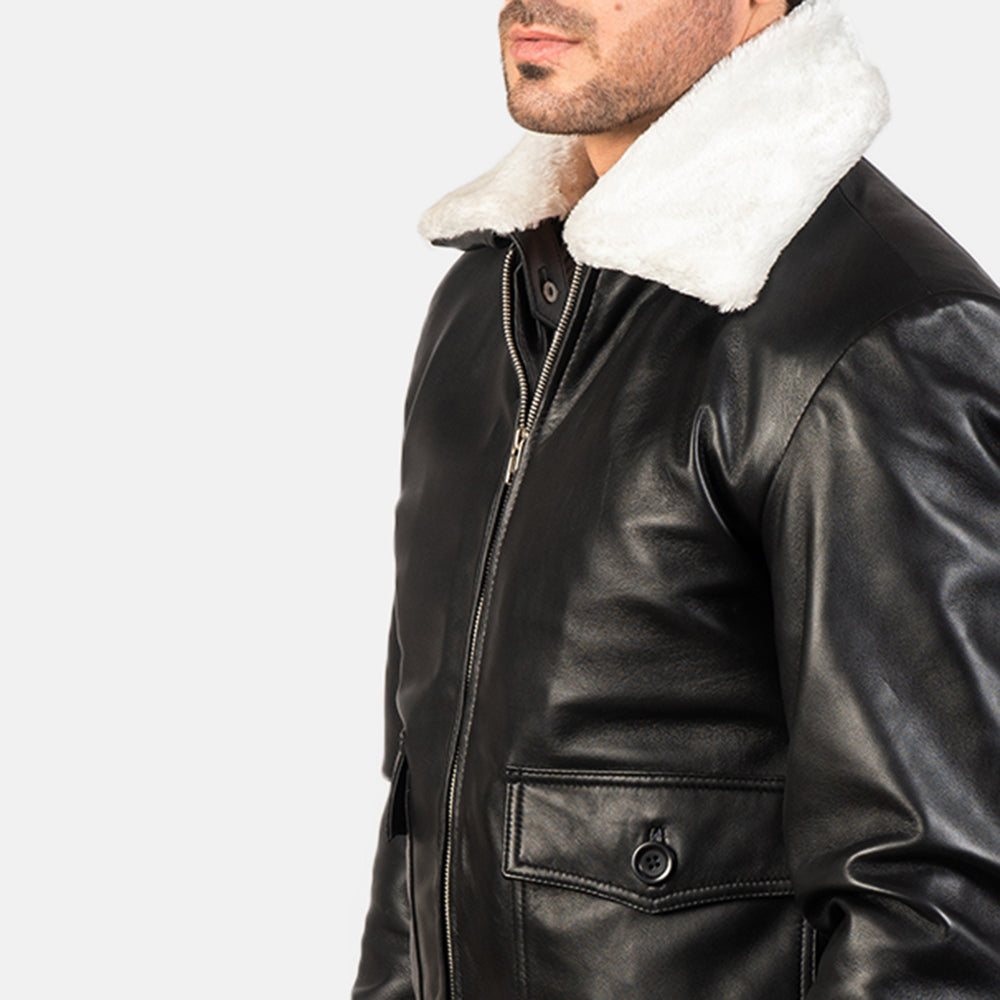 
Vista interior Showing Quilted Viscose Lining & Dois bolsos interiores funcionais