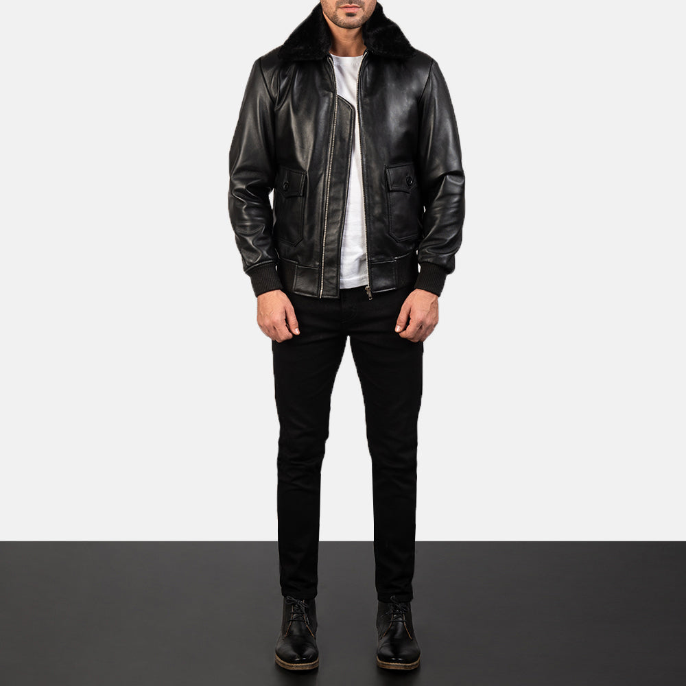 
Airin G-1 Preto Jaqueta Bomber de Couro para Homem - Vista lateral mostrando o corte ergonómico de mangas