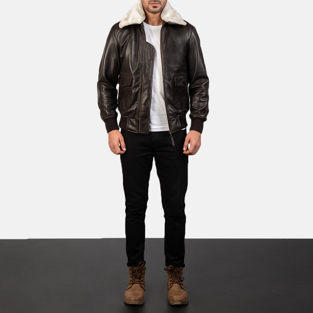 
Airin G-1 Castanho Jaqueta Bomber de Couro para Homem - Vista lateral mostrando o corte ergonómico de mangas