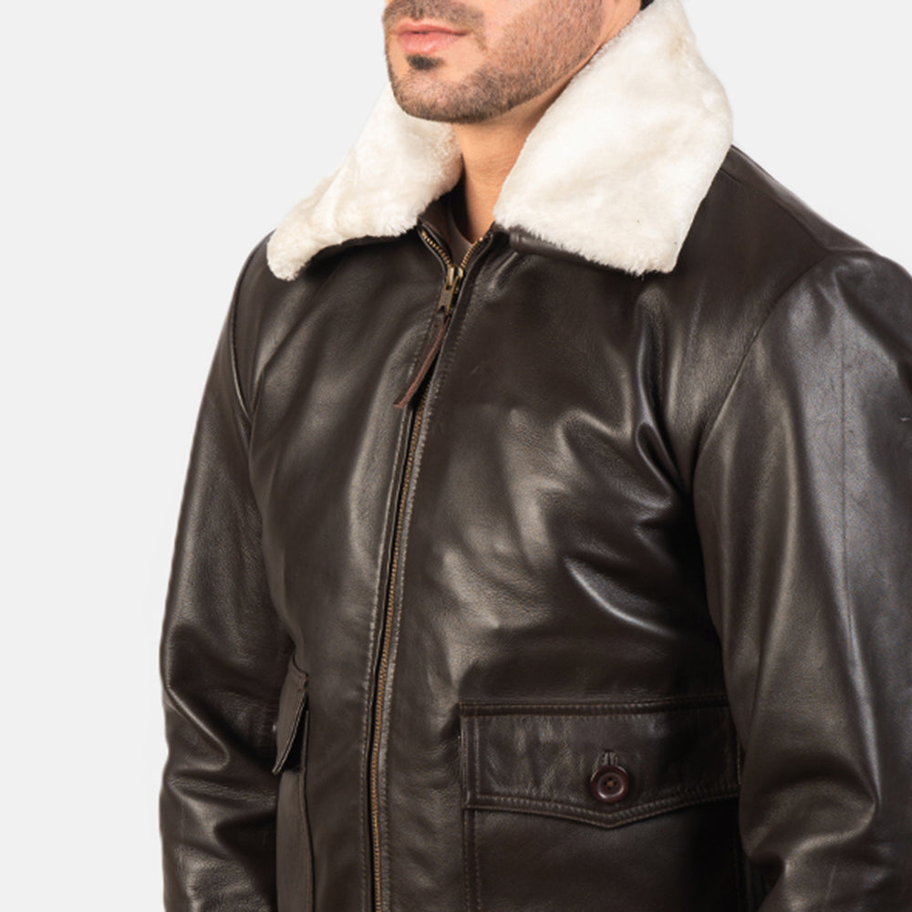 
Vista interior Showing Quilted Viscose Lining & Dois bolsos interiores funcionais