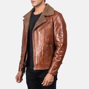 
Brown Sheepskin Leather Biker Jacket - Vista traseira com ombros definidos e bainha impecável
