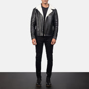 
Vista detalhada of Notch & Zipper Hardware on Alberto White Shearling Preto Jaqueta de Couro para Homem