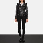 
Alison Preto Jaqueta Biker de Couro para Mulher - Vista lateral mostrando o corte ergonómico de mangas