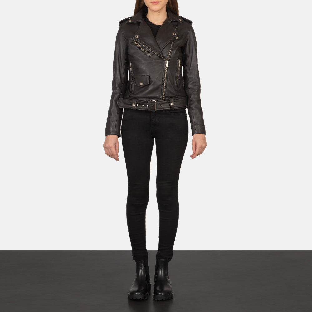 Women's Alison Castanho Blusão Biker de Couro para Mulher - Lateral Side Profile View Showing Sleeve Cut &amp; Athletic Taper Fit