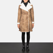 
Amie Distressed Brown Double Breasted Shearling Coat in Distressed Brown Sheepskin Snuffed - Vista frontal e silhueta ajustada | Comprar online